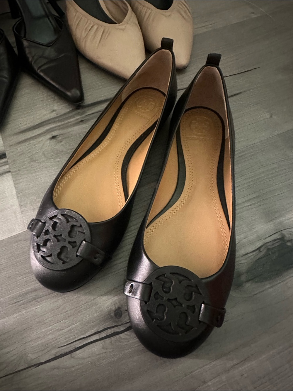 Classic Black Women's Ballet Flats with Logo Medallion